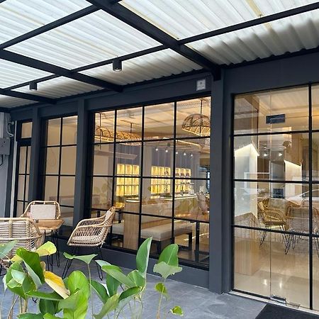 Masri Living By Daphna International Hotel Yogyakarta Exterior photo