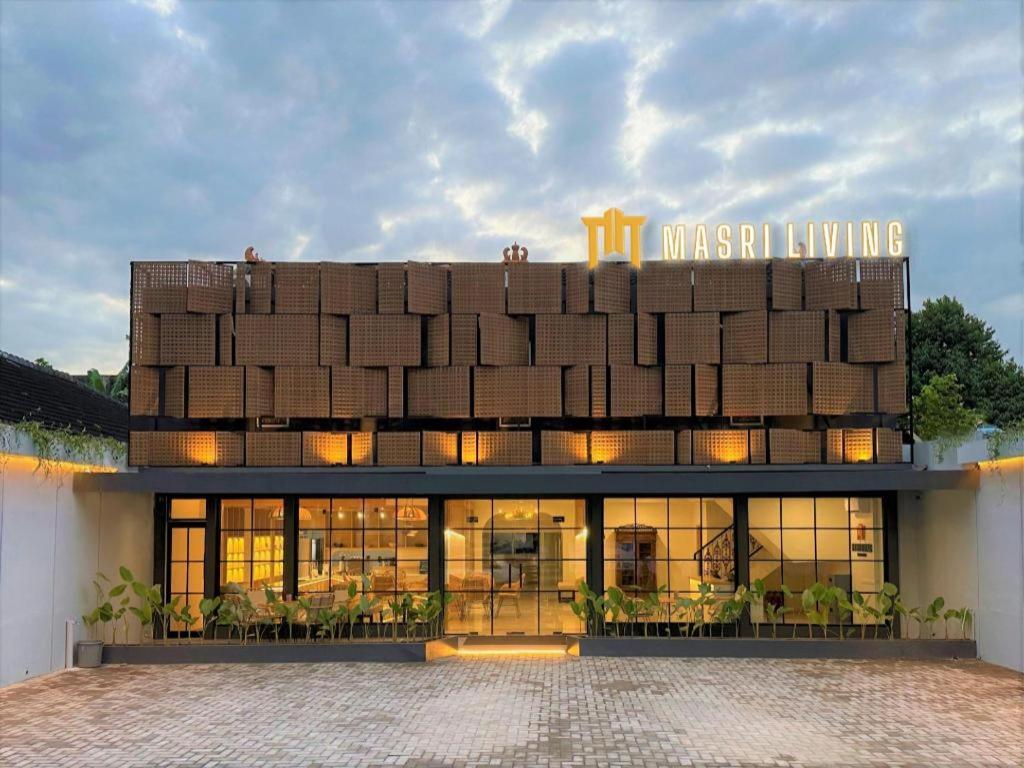 Masri Living By Daphna International Hotel Yogyakarta Exterior photo
