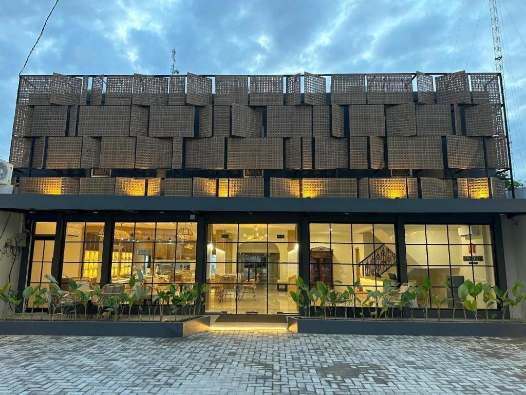 Masri Living By Daphna International Hotel Yogyakarta Exterior photo