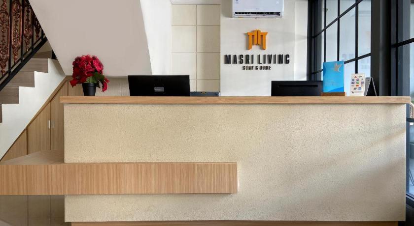 Masri Living By Daphna International Hotel Yogyakarta Exterior photo