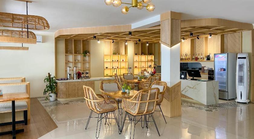 Masri Living By Daphna International Hotel Yogyakarta Exterior photo